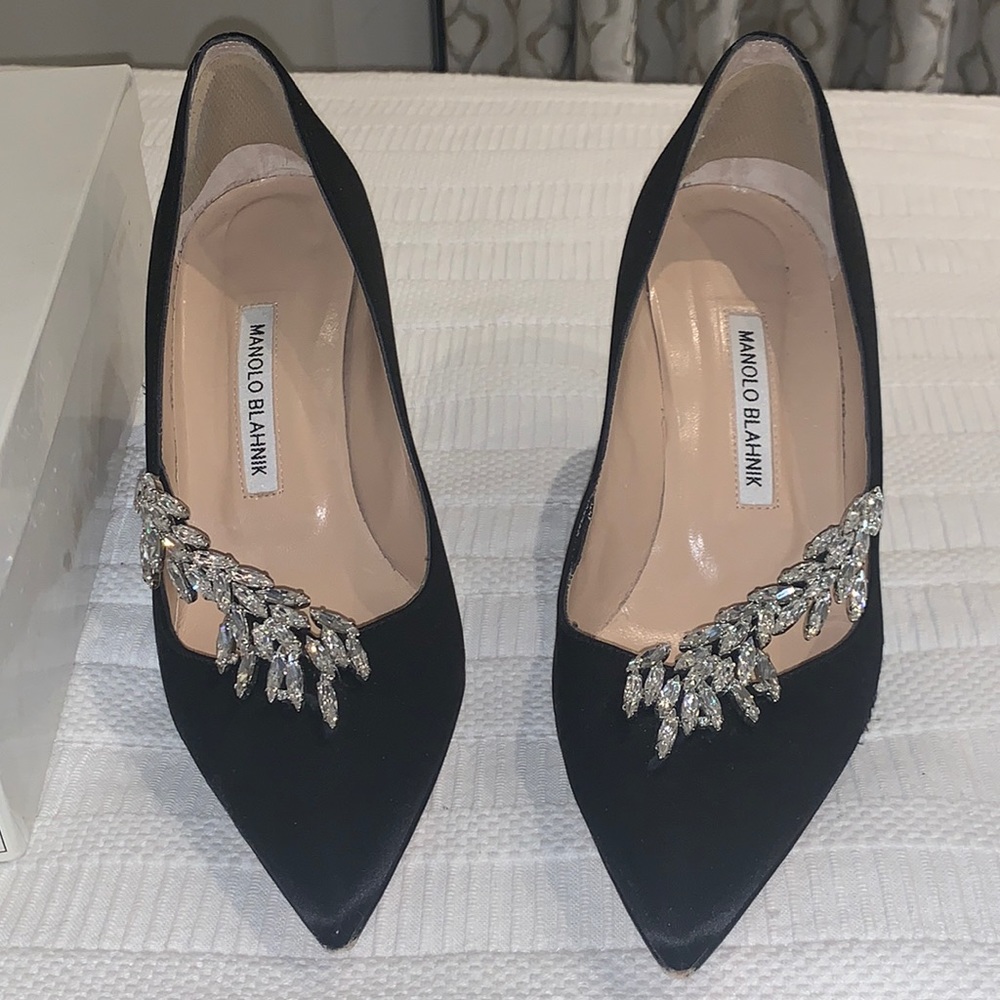 Manolo Blahnik Black Satin Pumps Nadira 70
